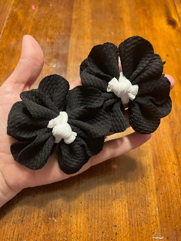 Black flower piggy set