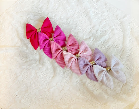 Solid sailor bows